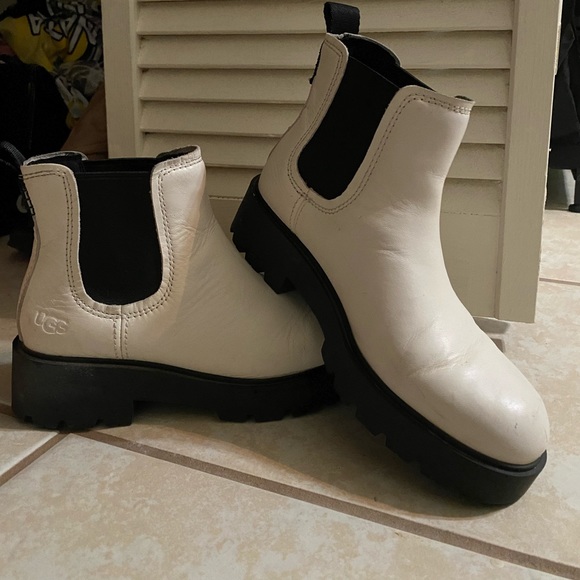 Leather Ugg Boots - Picture 1 of 1